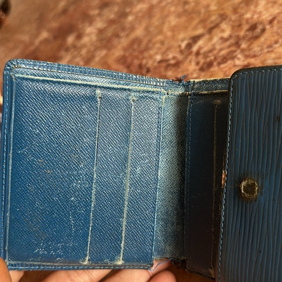 Louis Vuitton blue epi rehab wallet - Picture 13 of 15